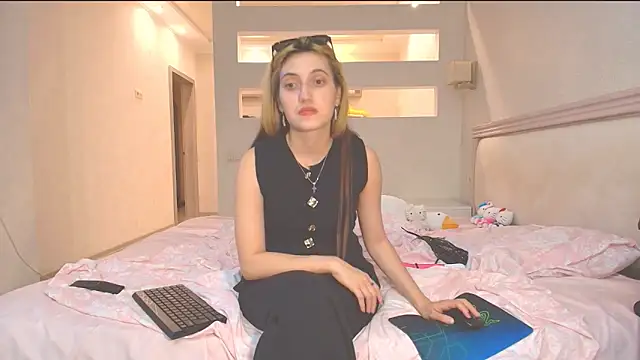 Iren online show from 10/22/25, 09:25