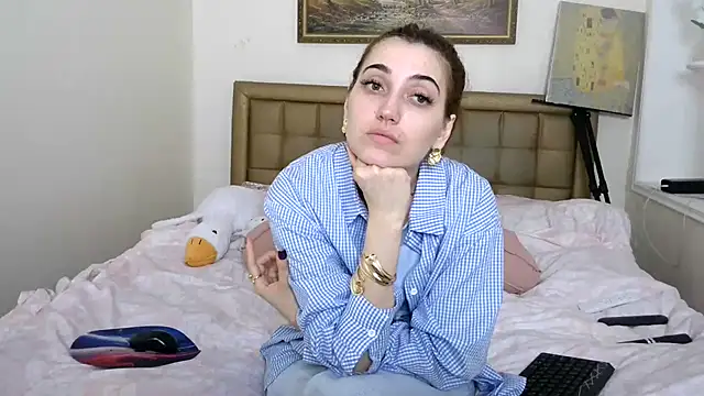 Snapshot of Iren chatting on 05/19/26, 09:15 Iren online show from 05/19/26, 09:15