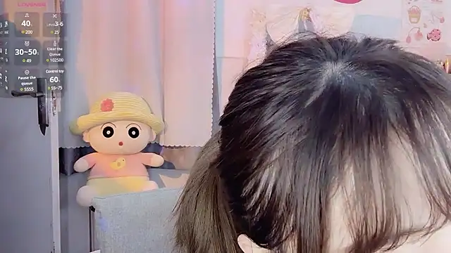 Snapshot of Carly_1 chatting on 02/20/25, 12:25 Carly 1 online show from 02/20/25, 12:25