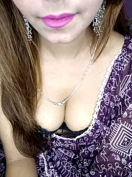 Snapshot of Diamond_queeen chatting on 11/11/25, 09:04 Diamond queeen online show from 11/11/25, 09:04