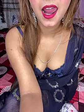 Snapshot of Diamond_queeen chatting on 11/18/25, 04:11 Diamond queeen online show from 11/18/25, 04:11