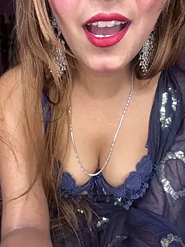 Snapshot of Diamond_queeen chatting on 11/23/25, 08:41 Diamond queeen online show from 11/23/25, 08:41