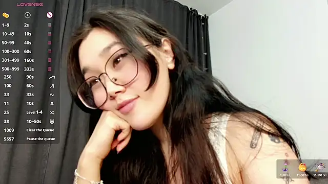 Snapshot of Jennatyan chatting on 01/04/25, 04:11 Jennatyan online show from 01/04/25, 04:11