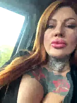 Snapshot of krysstal003 chatting on 11/06/25, 11:11 krysstal003 online show from 11/06/25, 11:11