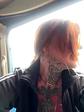 Snapshot of krysstal003 chatting on 12/03/25, 09:51 krysstal003 online show from 12/03/25, 09:51