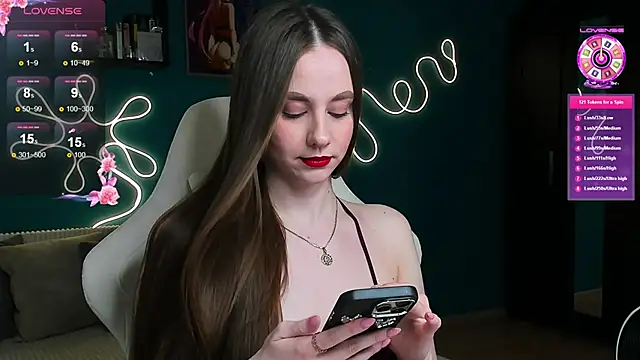 katie taylorr online show from 11/14/25, 10:29