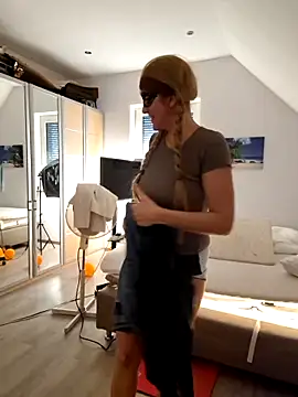 Hexe12346 online show from 11/15/25, 12:34