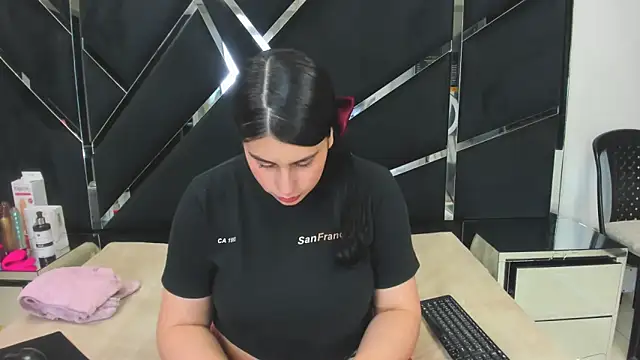 Criistaal  online show from 03/17/26, 04:17