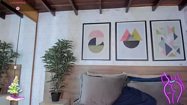 MiaKay1 online show from 12/19/25, 03:35