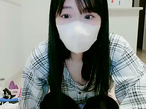 Snapshot of IORio2 chatting on 10/21/25, 05:35 IORio2 online show from 10/21/25, 05:35