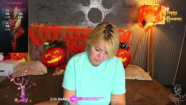 Snapshot of CurlyDreams chatting on 10/28/25, 06:06 CurlyDreams online show from 10/28/25, 06:06