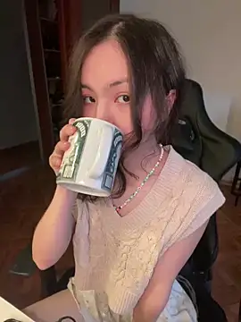 Snapshot of lalallalalaa- chatting on 01/13/25, 08:58 lalallalalaa- online show from 01/13/25, 08:58