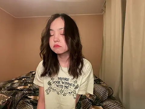 Snapshot of lalallalalaa- chatting on 02/08/25, 11:22 lalallalalaa- online show from 02/08/25, 11:22