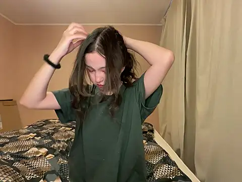 Snapshot of lalallalalaa- chatting on 03/07/25, 10:13 lalallalalaa- online show from 03/07/25, 10:13