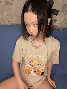 Snapshot of lalallalalaa- chatting on 09/25/25, 02:10 lalallalalaa- online show from 09/25/25, 02:10