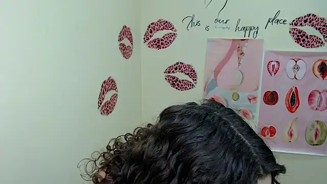  SusieSu  online show from 02/07/25, 07:29