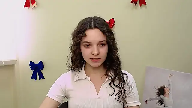  SusieSu  online show from 02/19/25, 10:45