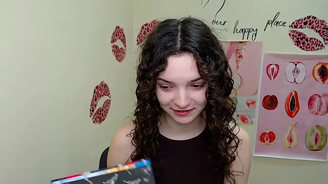  SusieSu  online show from 03/06/25, 07:14