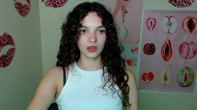  SusieSu  online show from 10/05/25, 12:25