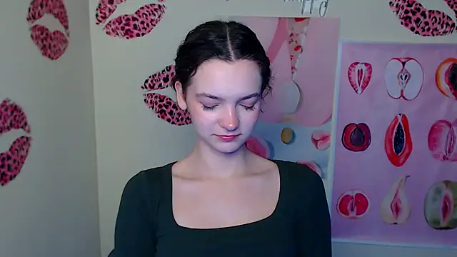  SusieSu  online show from 12/23/25, 07:17