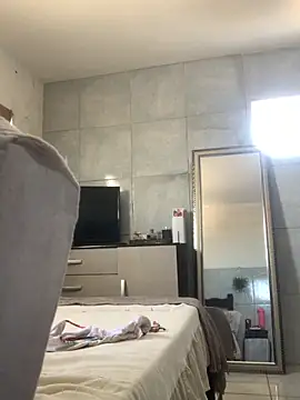 Gabrielleof online show from 11/24/25, 05:45