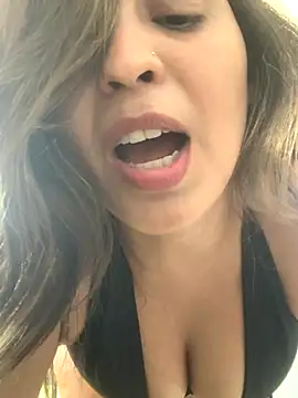 Gabrielleof online show from 11/25/25, 03:34