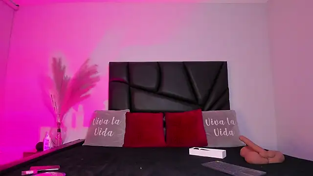 Tiffany sander online show from 09/09/25, 04:12