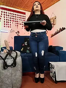 Snapshot of keila_j chatting on 09/13/25, 10:15 keila j online show from 09/13/25, 10:15