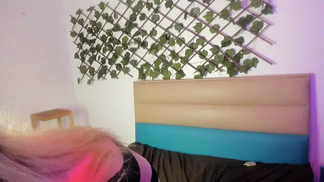 Cloe five online show from 12/23/24, 03:44