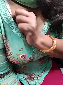 Anamika Kapoor online show from 10/28/25, 10:12