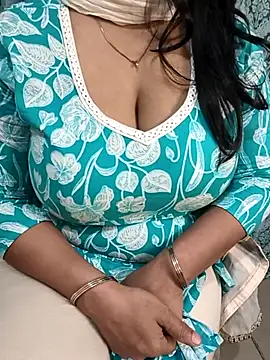 Anamika Kapoor online show from 11/23/25, 01:05