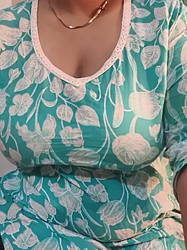 Snapshot of Anamika_Kapoor chatting on 07/21/26, 03:09 Anamika Kapoor online show from 07/21/26, 03:09
