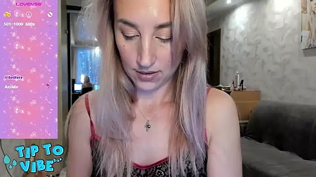 lady Nati online show from 12/18/24, 02:06