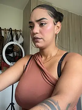 Snapshot of Sara-77 chatting on 01/15/26, 03:27 Sara-77 online show from 01/15/26, 03:27