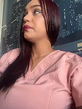Snapshot of Sara-77 chatting on 07/31/26, 01:43 Sara-77 online show from 07/31/26, 01:43