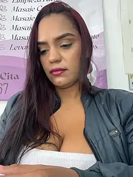 Snapshot of Sara-77 chatting on 08/05/26, 01:36 Sara-77 online show from 08/05/26, 01:36