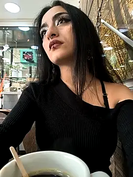 Lila Desiree online show from 10/31/25, 01:56