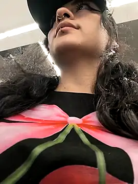 Lila Desiree online show from 04/16/26, 09:39