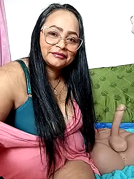 Snapshot of ScarletthJhonson- chatting on 02/04/25, 11:59 ScarletthJhonson- online show from 02/04/25, 11:59