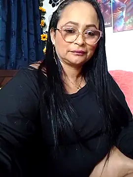 Snapshot of ScarletthJhonson- chatting on 03/08/25, 10:45 ScarletthJhonson- online show from 03/08/25, 10:45