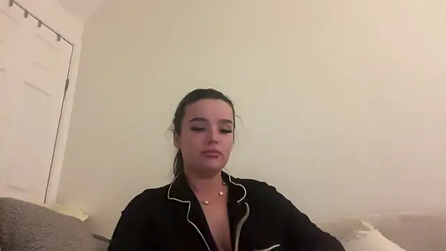 maisiesmithx online show from 02/02/25, 10:06