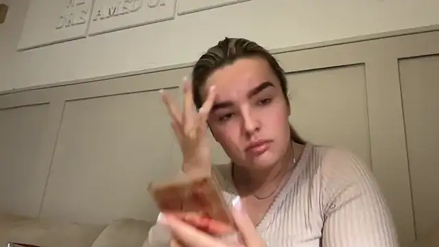 maisiesmithx online show from 11/07/25, 10:59