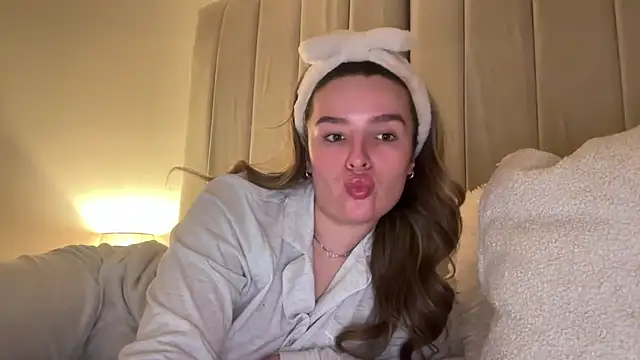 maisiesmithx online show from 04/02/26, 12:52