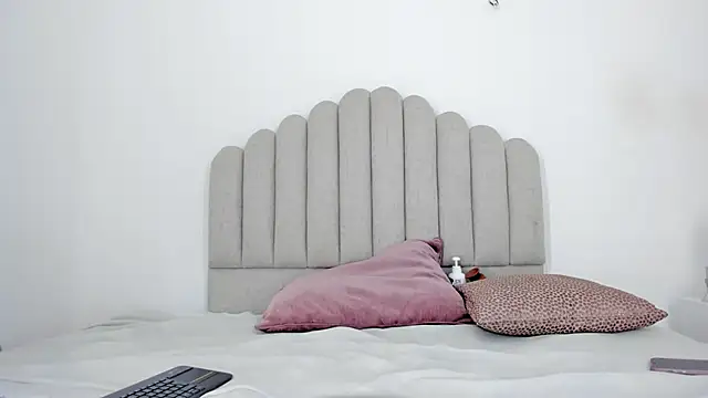 Snapshot of Nikki_Angel_ chatting on 02/05/25, 07:31 Nikki Angel  online show from 02/05/25, 07:31