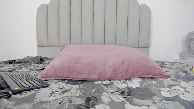 Snapshot of Nikki_Angel_ chatting on 02/12/25, 10:26 Nikki Angel  online show from 02/12/25, 10:26
