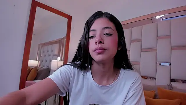 Snapshot of coraltaylor chatting on 12/05/24, 10:56 coraltaylor online show from 12/05/24, 10:56