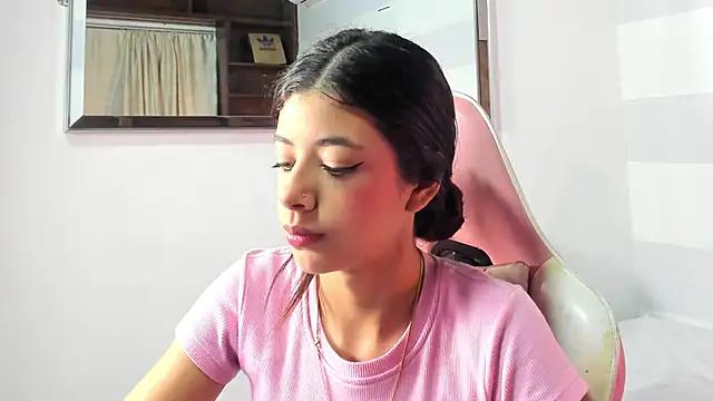 Snapshot of coraltaylor chatting on 12/09/24, 11:03 coraltaylor online show from 12/09/24, 11:03