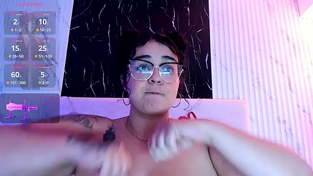 Snapshot of Reginavegaa chatting on 02/22/25, 05:57 Reginavegaa online show from 02/22/25, 05:57