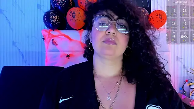 Snapshot of Reginavegaa chatting on 10/30/25, 11:44 Reginavegaa online show from 10/30/25, 11:44