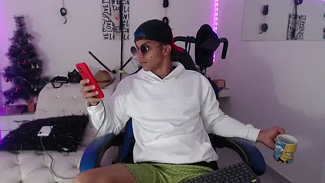 Leonard Price online show from 02/09/25, 03:22